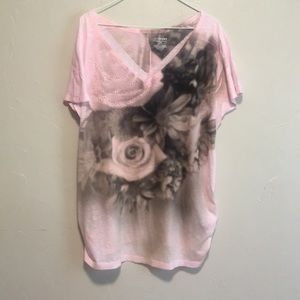 Rose graphic black and pink v-neck T-shirt.